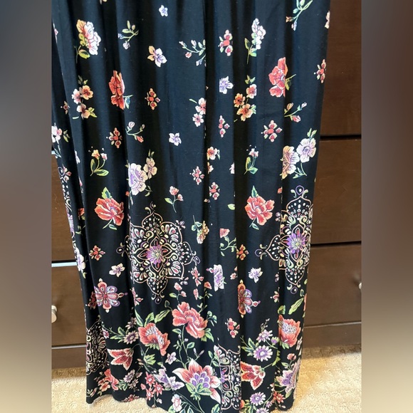 Angie Black Floral Maxi Dress - Picture 6 of 6